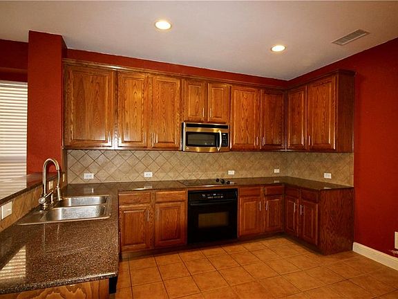 3rd image of 1205 Valley Vista Dr