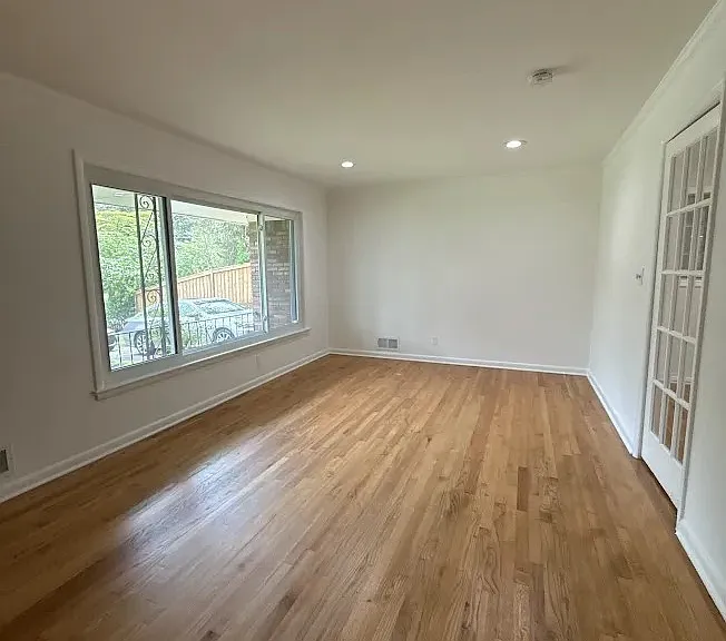 2407 Summerland Dr — Photo 10