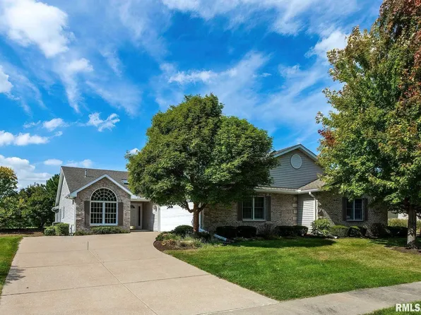 5808 Crow Valley Park Dr, Davenport, IA 52807