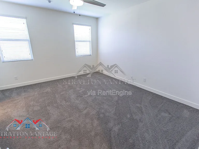 16264 W Canterbury Dr — Photo 36