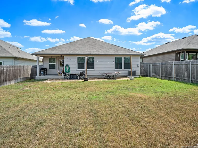 723 Armadillo Dr — Photo 29