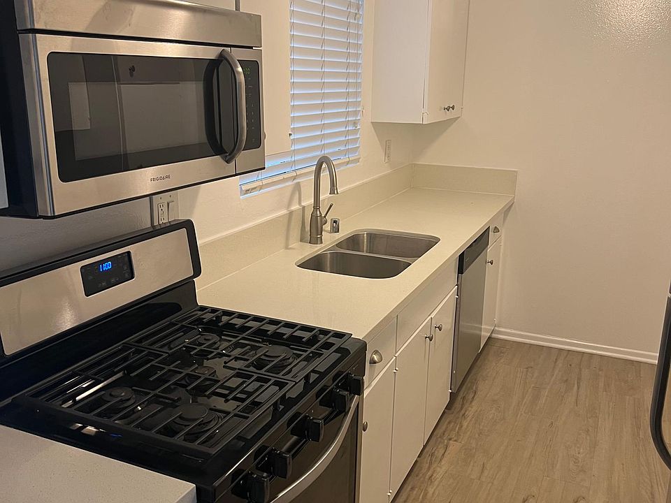 1st image of 1045 3rd St #103-D