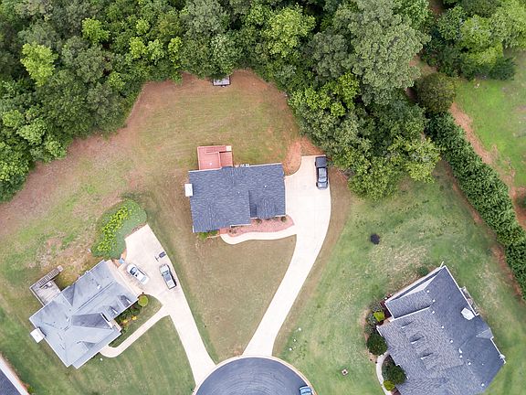 4th image of 1301 Foxglove Ln SW