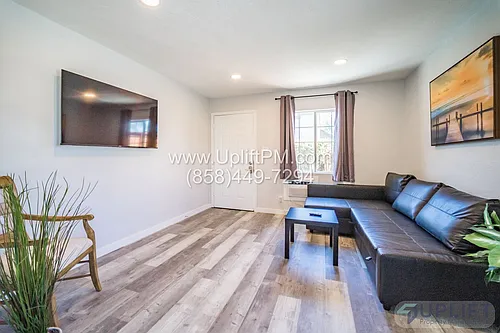 4237 Swift Ave Photo 1