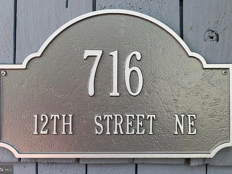716 12th St NE — Photo 30