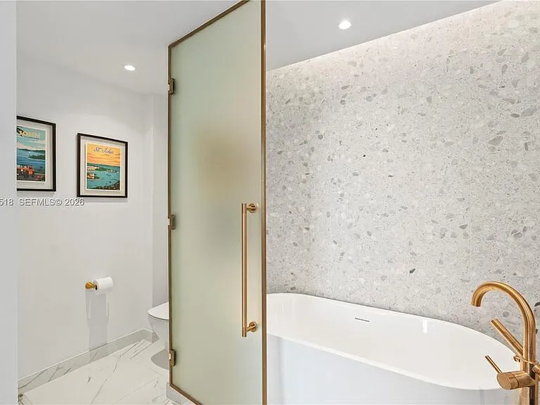 2678 Tigertail Ave #Penthouse 4 — Photo 24