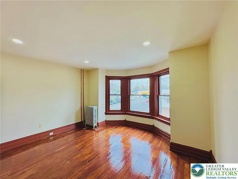 36 S Jefferson St — Photo 20
