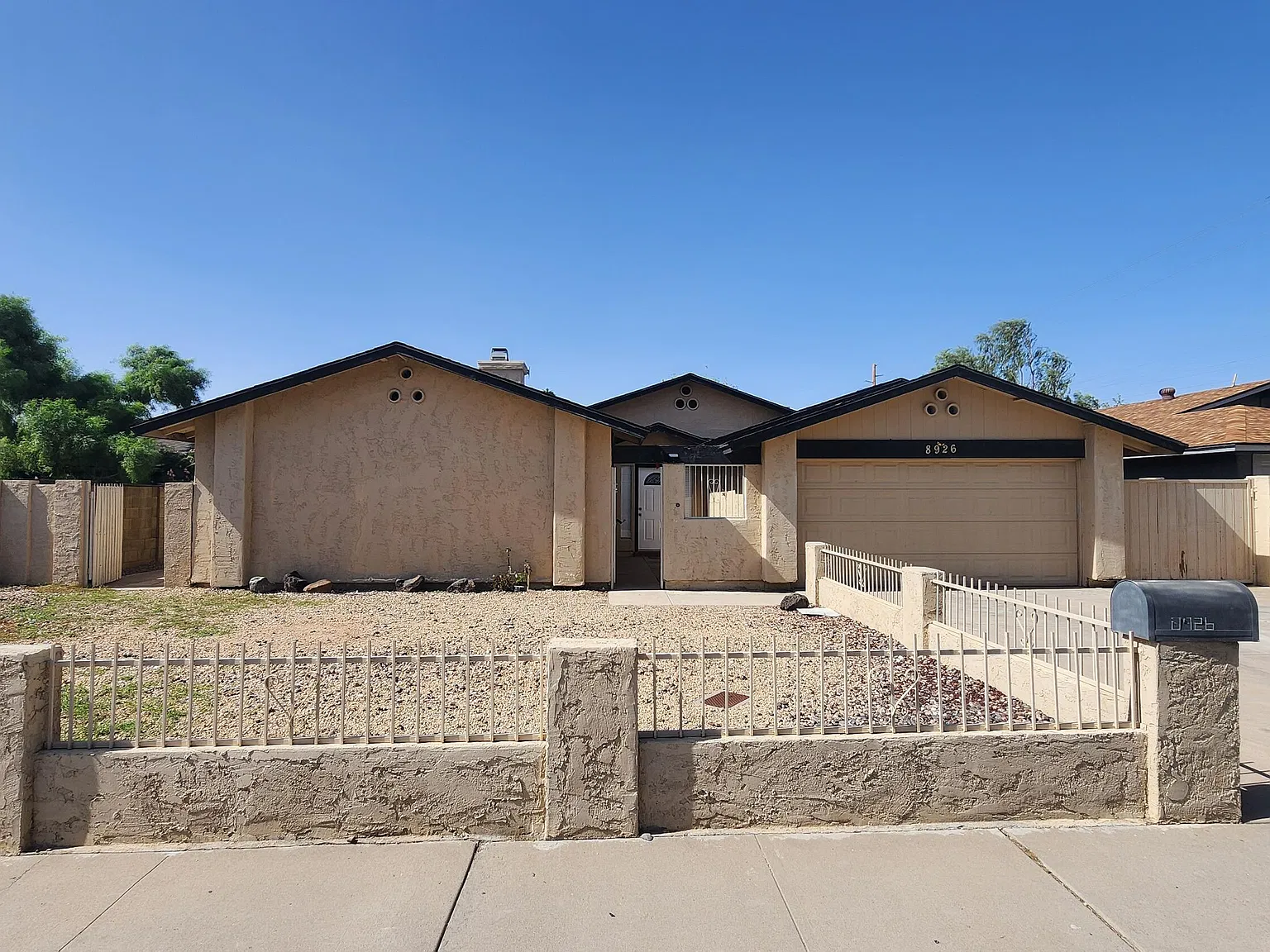 4 bed, 3.0 bath, 1689 sqft, $2,250 — Photo 1