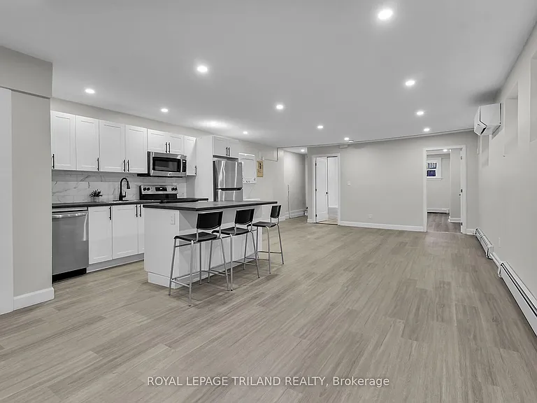 425 McKenzie Ave #1 — Photo 2