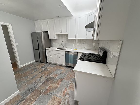 4th image of 2367 17th Ave