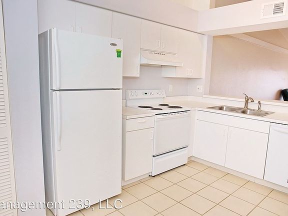 4th image of 9660 Victoria Ln APT 303