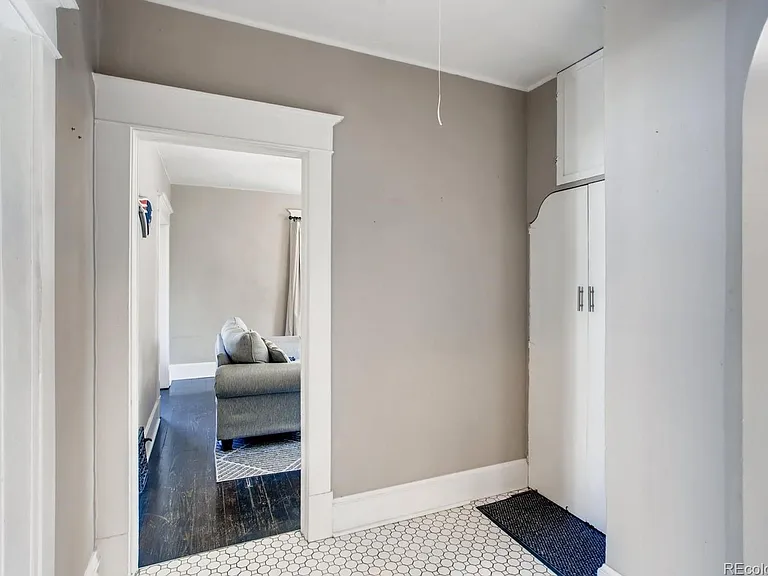 237 Coffman St — Photo 11