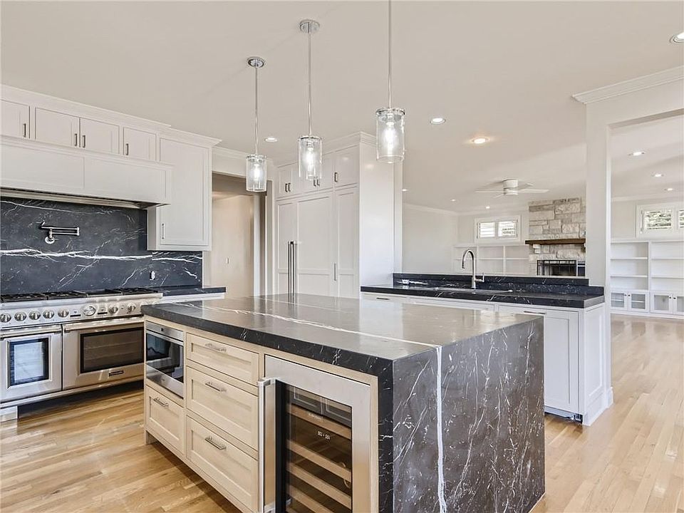 1st image of 267 S Commons Ford Rd