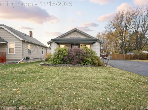 38 S Rose St, Mount Clemens, MI 48043