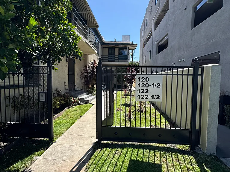 122 1/2 N Orlando Ave #122-1/2 — Photo 1