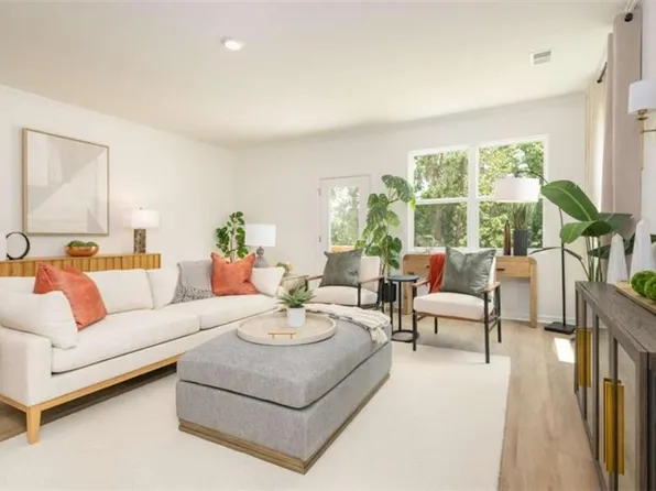 1305 Lakota Pl, Atlanta, GA 30315