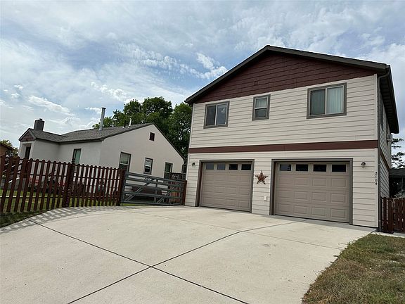2nd image of 2100 Villard Ave