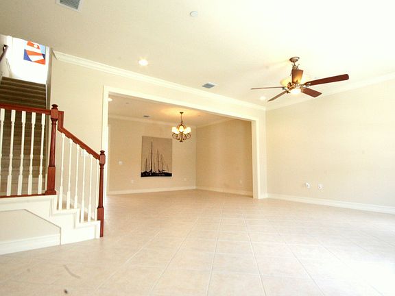 3rd image of 907 Fern Ave