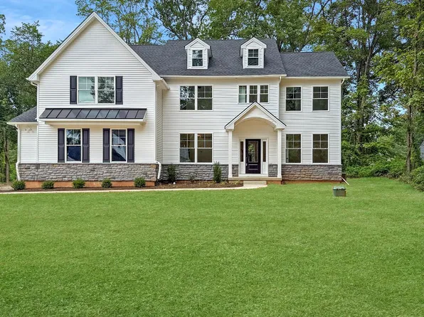 1823 N Line St, Hatfield, PA 19440
