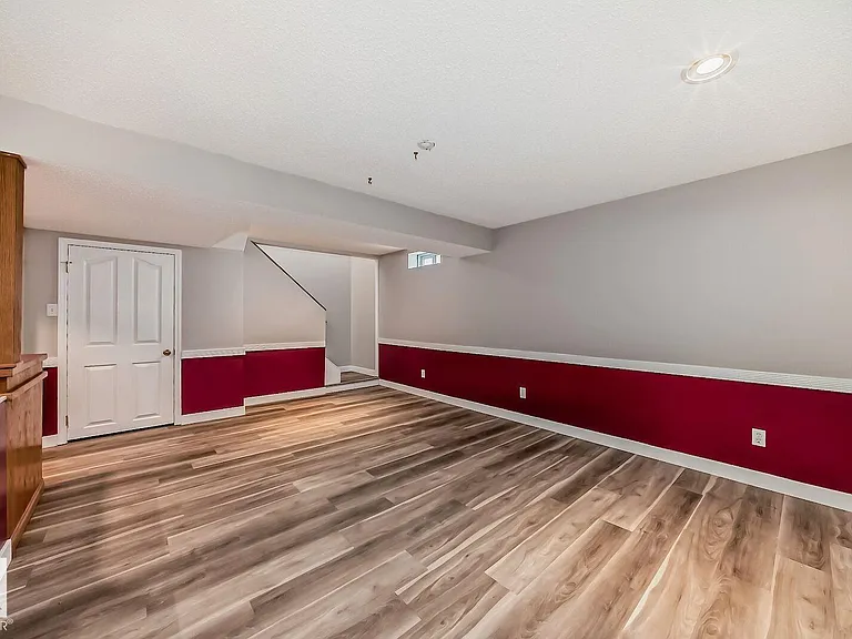 37 Sheridan Dr — Photo 17
