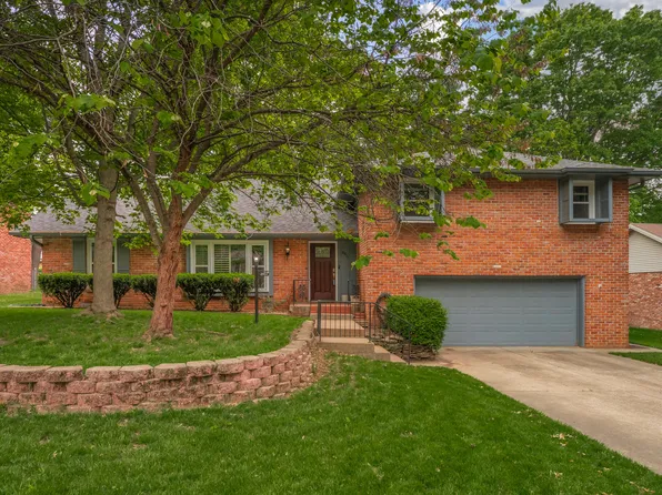 2937 S Brentmoor Avenue, Springfield, MO 65804