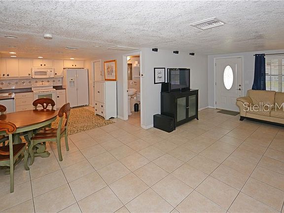 5th image of 3800 Beechwood Dr