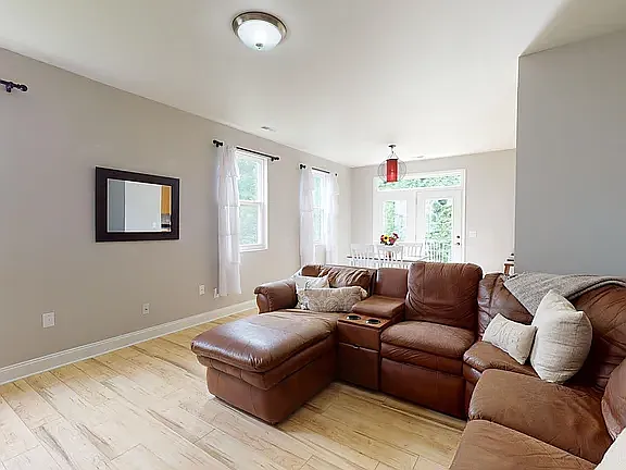 3 bed, 1653 sqft, $1,890 — Photo 4