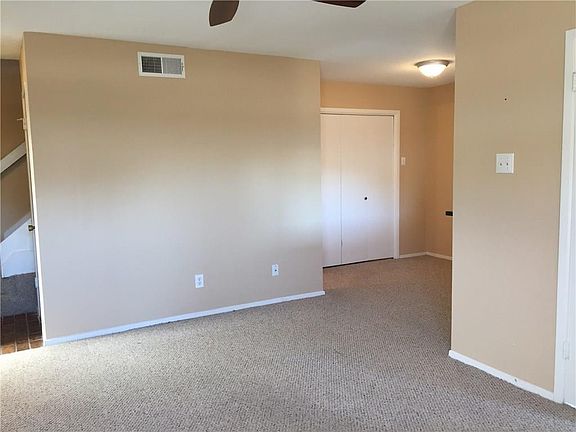 3rd image of 14800 Enterprise Dr APT 18A