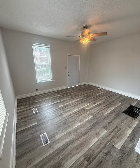 219 E Marceau St — Photo 1