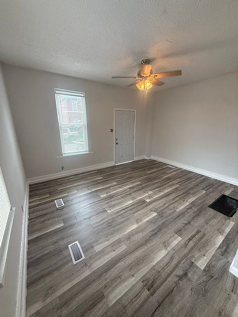 1st image of 219 E Marceau St