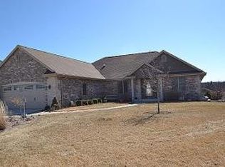 3162 Sherman Parc Cir, Jackson, WI 53037