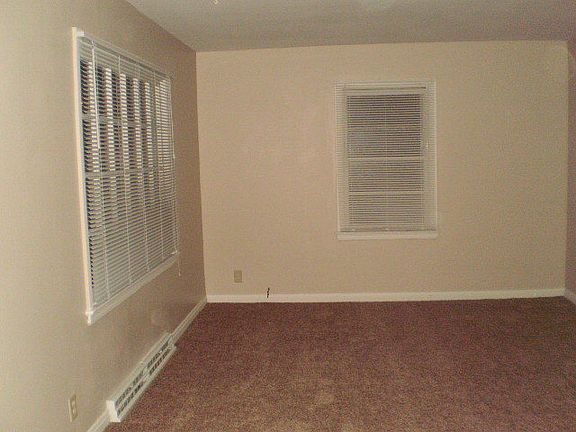 3rd image of 2712 W Koenig St