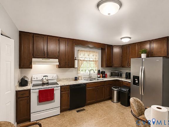 3rd image of 1043 Judson Rd