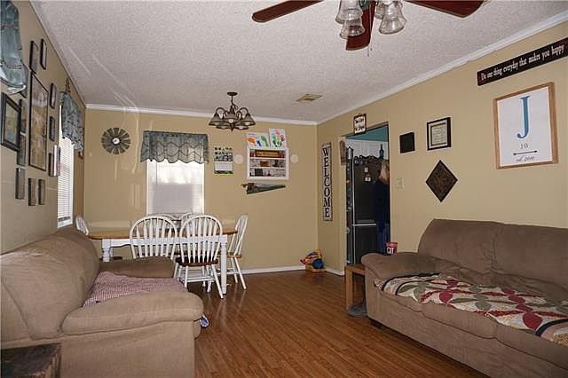 2nd image of 1006 S 5th St