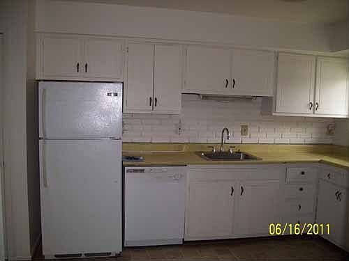 3rd image of 1415 E Tanners Creek Dr