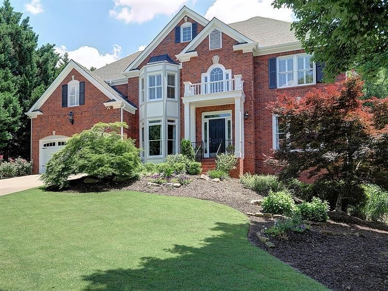 1st image of 4016 Honeytree Ln NE
