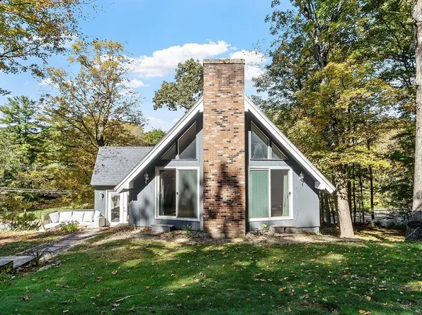 4 Redstone Hill Rd, Sterling, MA 01564