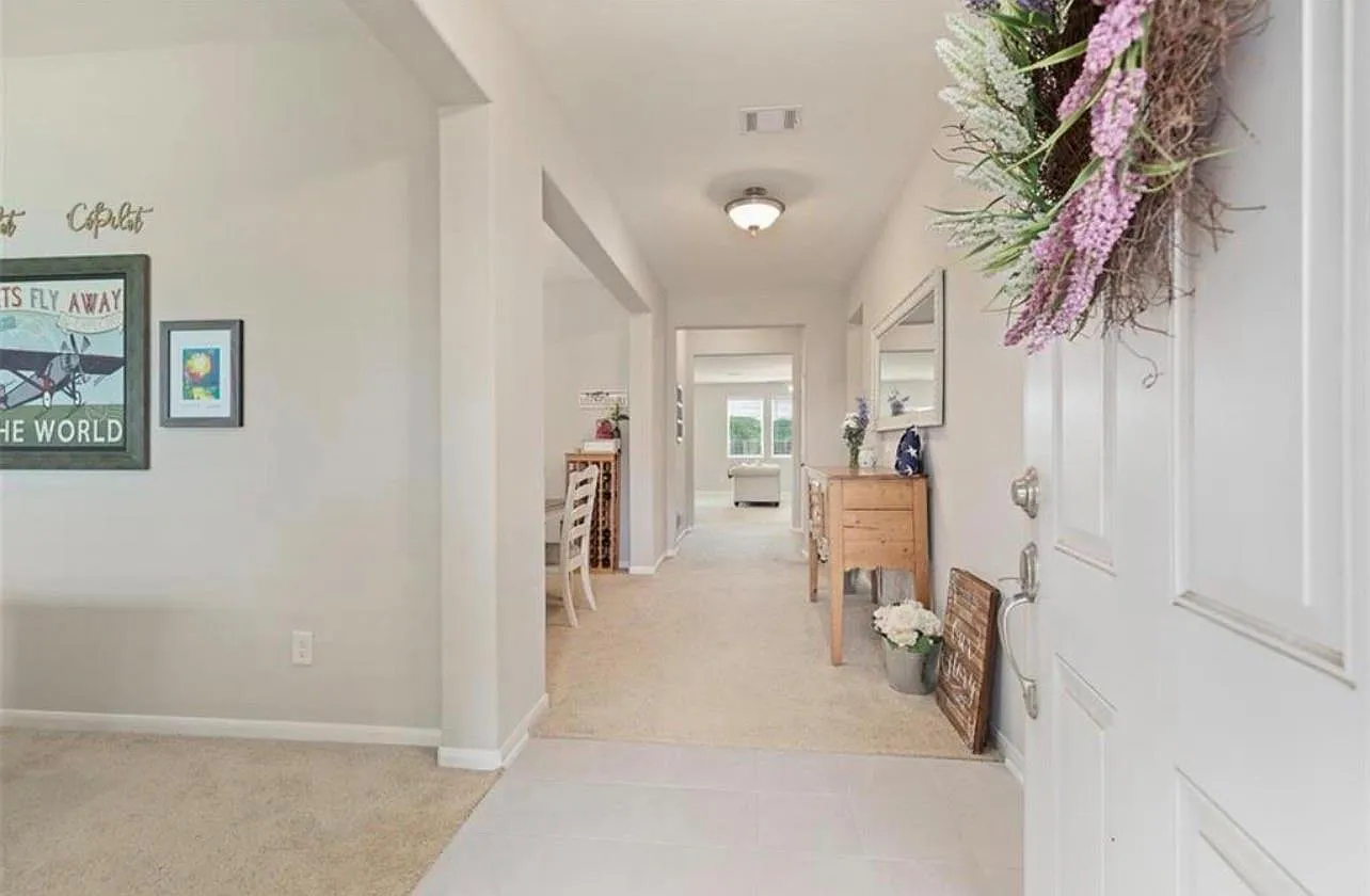 4 bed, 3.5 bath, 2866 sqft, $2,550 — Photo 2