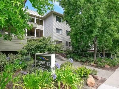 300 Murchison Dr APT 203, Millbrae, CA, 94030