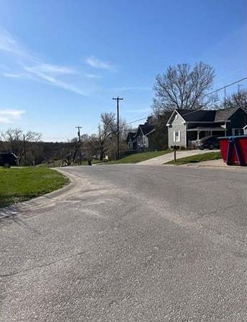 2nd image of 506 Garland St