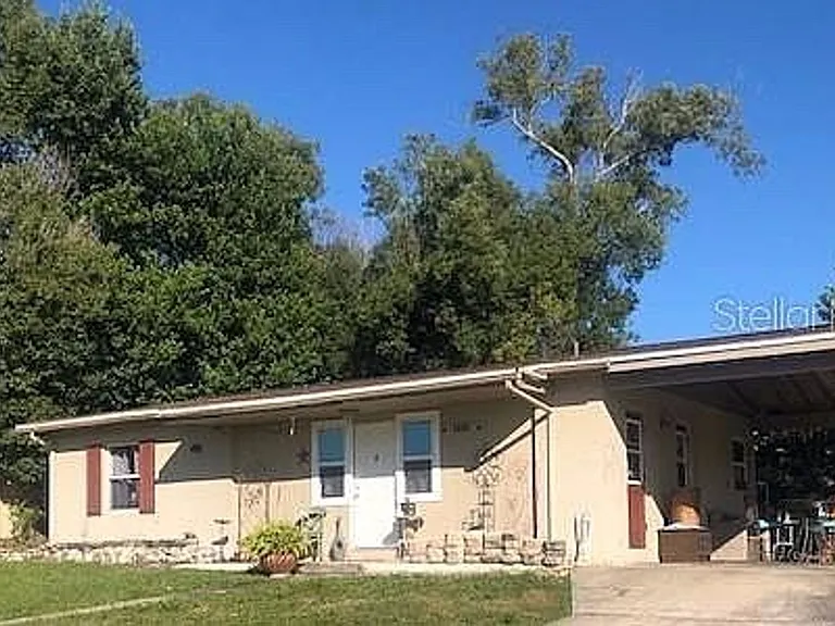 1371 N Normandy Blvd — Photo 2