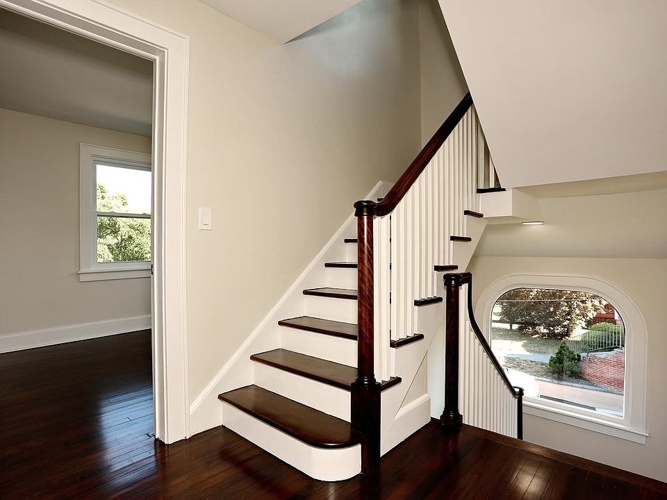 1st image of 105 Washington Ave APT 2