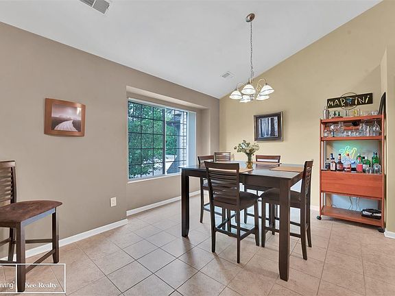 4th image of 41056 Rose Ln