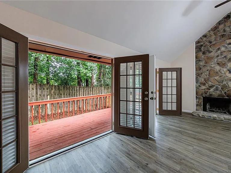 1248 Falling Water Dr SE — Photo 15