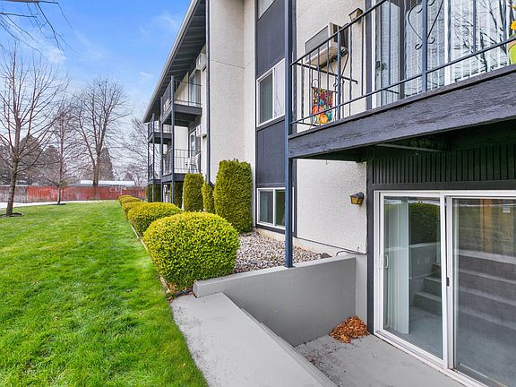 2nd image of 307 N Raymond Rd APT 18