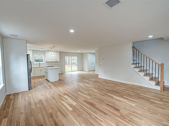 3rd image of 370 Canal Road