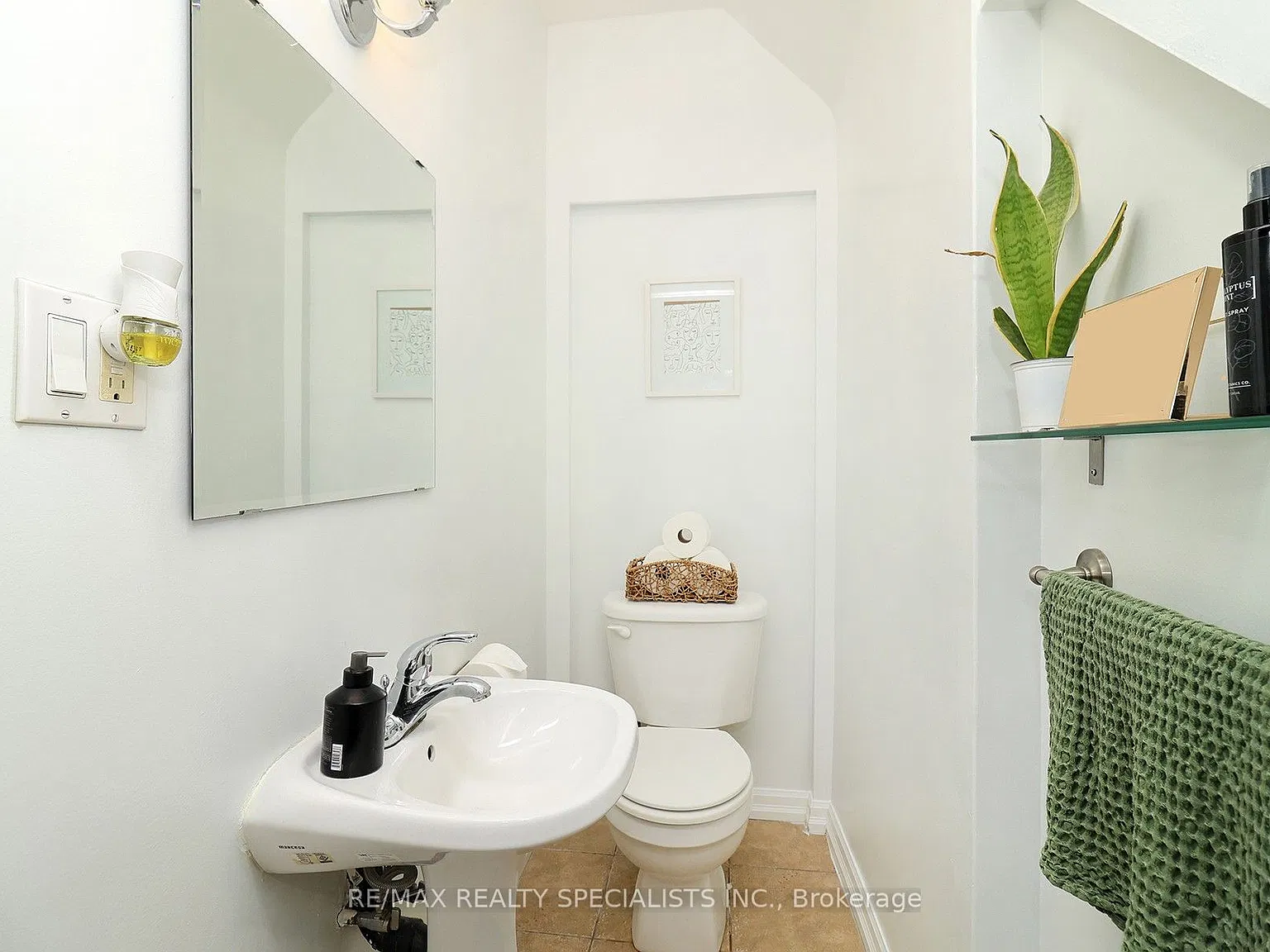 4 bed, $4,200 — Photo 4