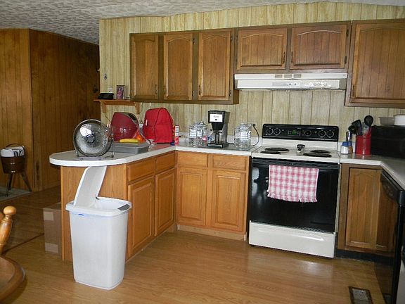 5th image of 42 Bevins St