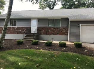 1038 Gates Dr, Schenectady, NY 12306