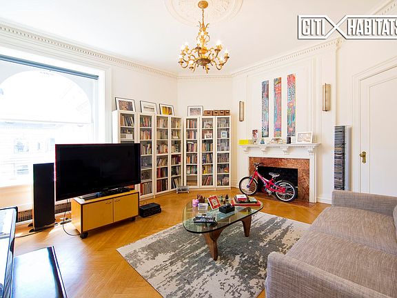 4th image of 2211 Broadway APT 11J